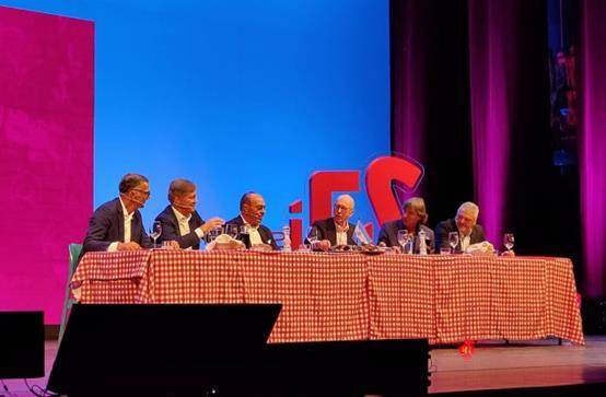 1663954762292078370.jpg 1663954755.jpg